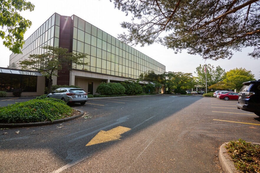 More Photos Of 6950 SW Hampton St, Tigard Office For Lease