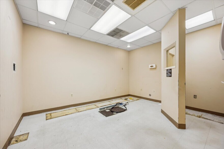 More Photos Of 215 Union Ave, Bridgewater Office For Sale