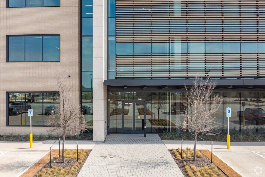 More Photos Of 3960 Dallas Pky, Plano Office For Lease