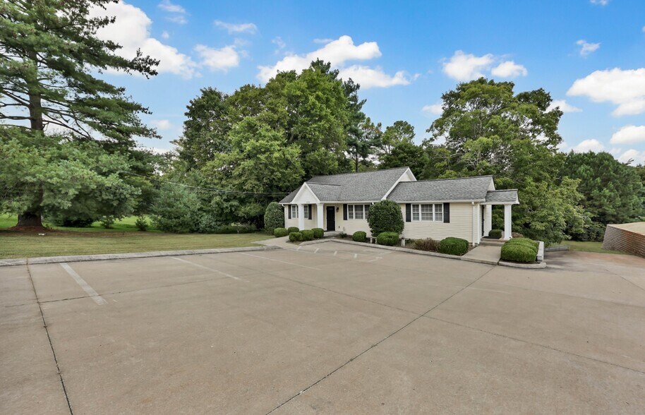 More Photos Of 451 Rossview Rd, Clarksville Office For Sale