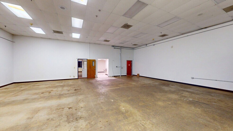 More Photos Of 3430 Constitution Dr, Springfield Warehouse For Lease