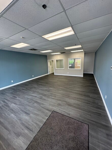 More Photos Of 11921-12043 Johnson Dr, Shawnee Unknown For Lease