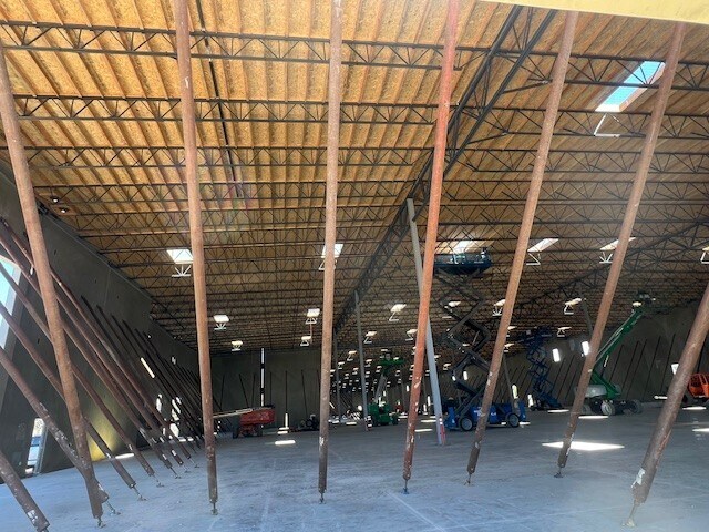 More Photos Of 701 E Ball Rd, Anaheim Warehouse For Sale