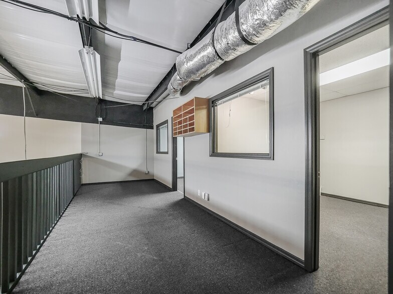 More Photos Of 5567 Taylor Rd, Naples Warehouse For Lease