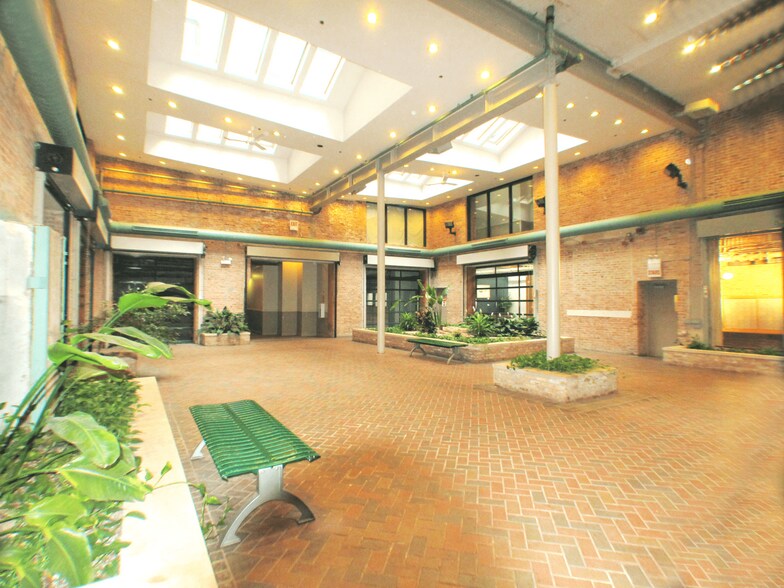 More Photos Of 1727 S Indiana Ave, Chicago Apartments For Lease