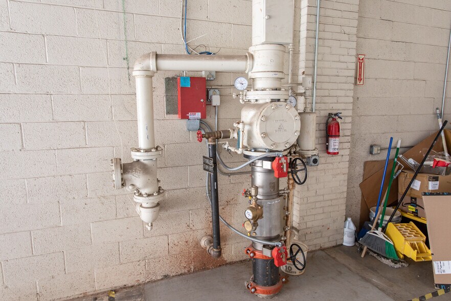 More Photos Of 2200 5th St, Wichita Falls Warehouse For Sale