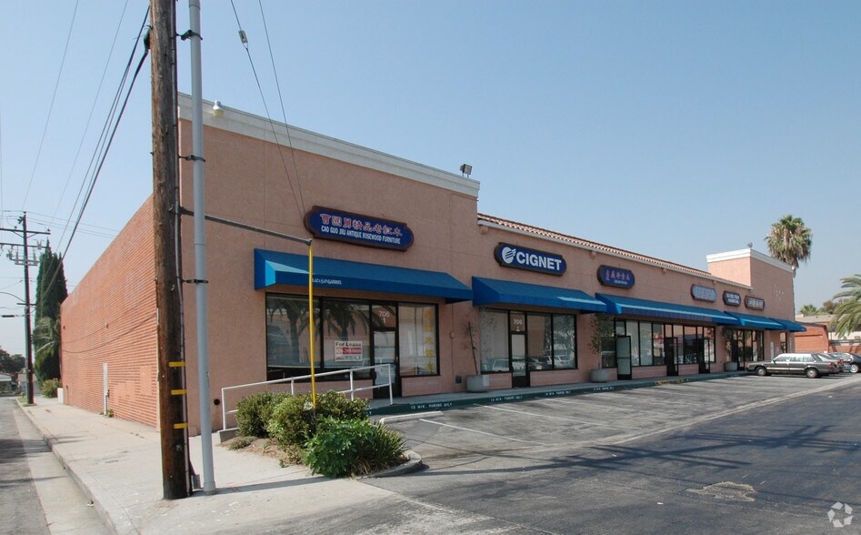 More Photos Of 704-712 W Las Tunas Dr, San Gabriel Unknown For Lease