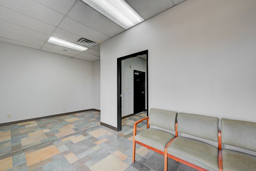 More Photos Of 2951 Westwood Dr, Las Vegas Distribution For Lease
