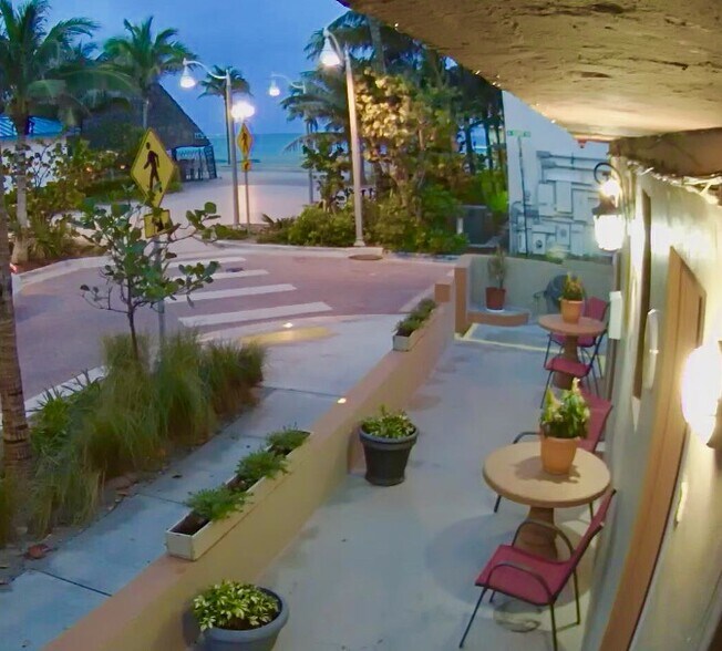 More Photos Of 310 Michigan St, Hollywood Hotel For Sale
