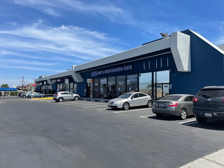More Photos Of 1926-1930 Pacific Coast Hwy, Lomita Unknown For Lease