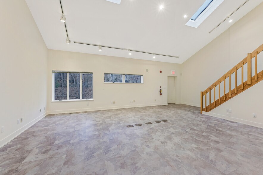 More Photos Of 16 Goodfriend Dr, East Hampton Office Residential For Sale