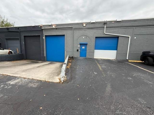 More Photos Of 1600-1622 NE 205th Ter, Miami Unknown For Lease