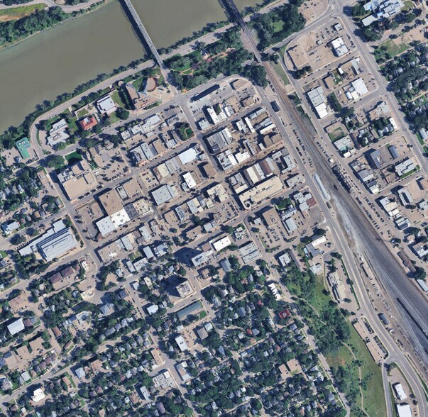 More Photos Of 477 3rd St SE, Medicine Hat Office For Sale