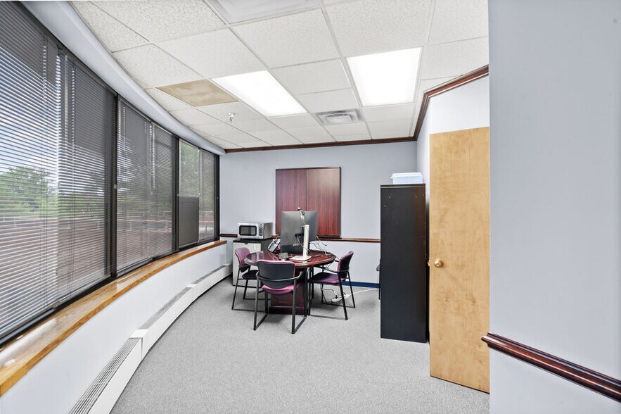 More Photos Of 4640 Forbes Blvd, Lanham Office For Lease