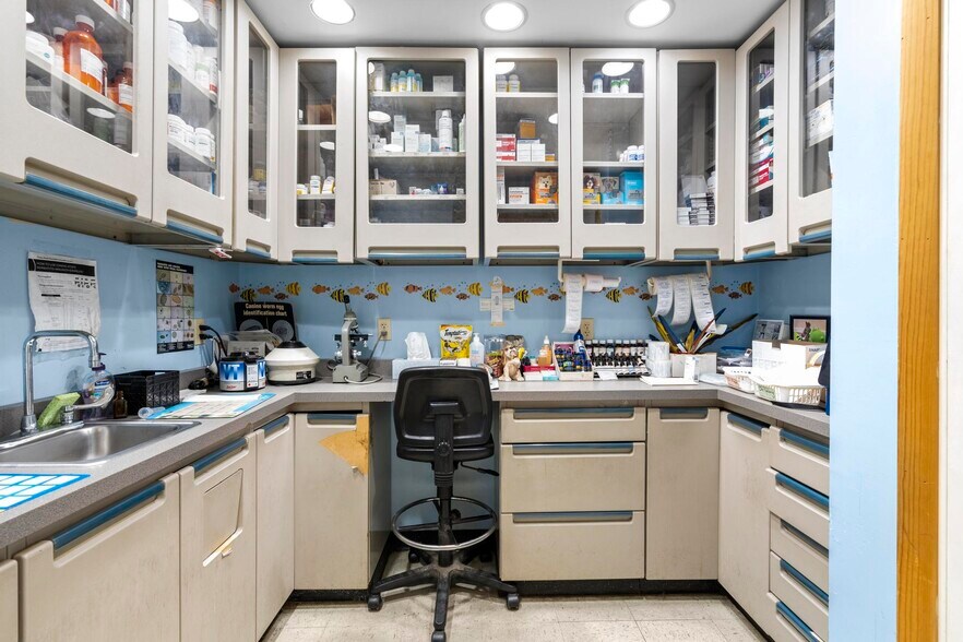 More Photos Of 755 Barnum Avenue Cutoff, Stratford Veterinarian Kennel For Sale