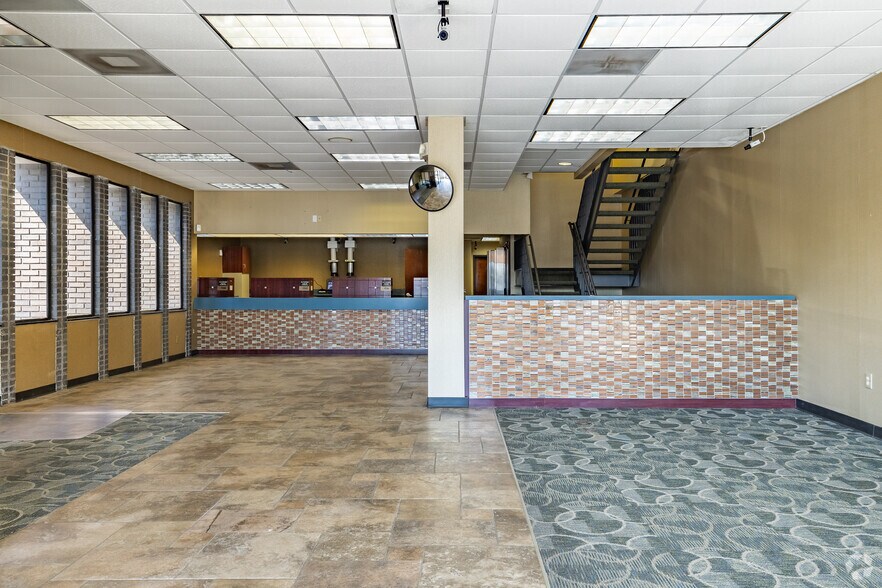 More Photos Of 9037 US Highway 19, Port Richey Office For Sale