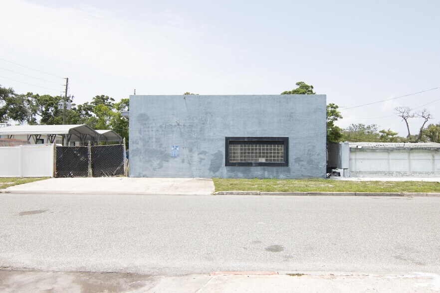 More Photos Of 579 27th St S, Saint Petersburg Light Manufacturing For Sale