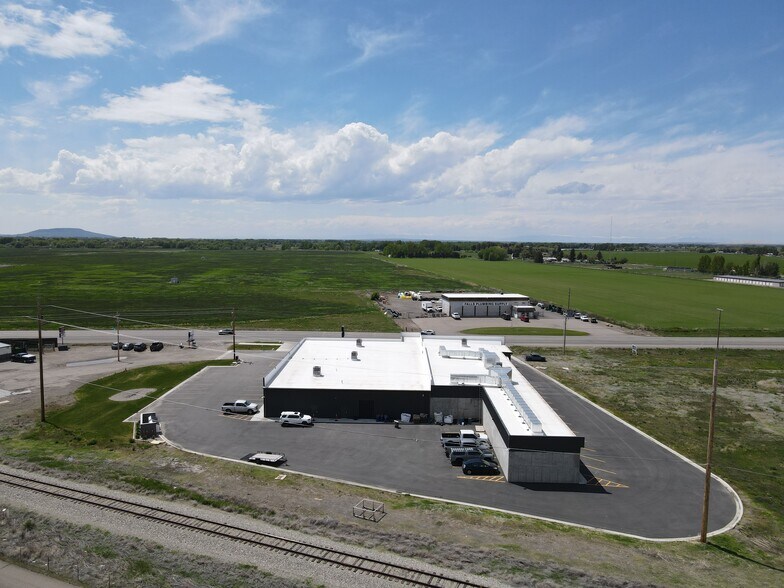 More Photos Of 870 N 2nd E, Rexburg General Retail For Lease