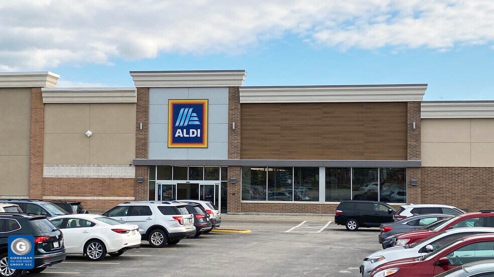 More Photos Of 1421 Som Center Rd, Mayfield Heights Unknown For Lease