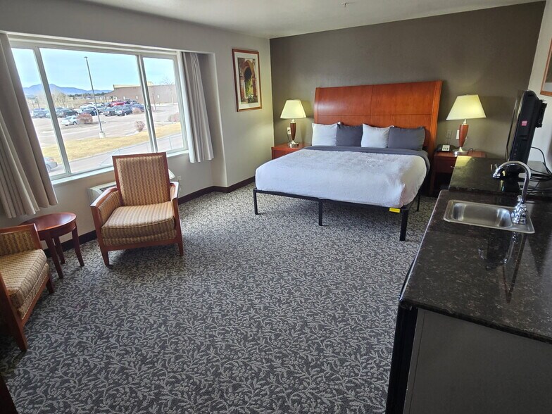 More Photos Of 8350 Razorback Rd, Colorado Springs Hotel For Sale