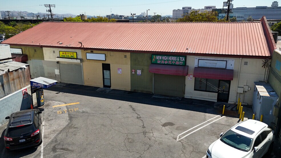 More Photos Of 715 New High St, Los Angeles General Retail For Sale