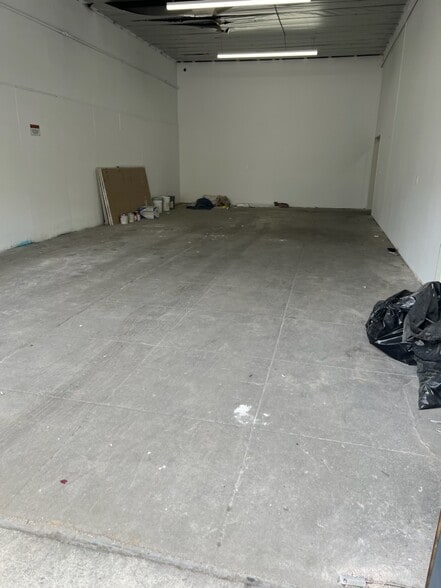More Photos Of 1682 E 41st St, Los Angeles Warehouse For Sale
