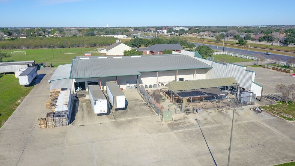 More Photos Of 5705 N Main St, Victoria General Retail For Sale