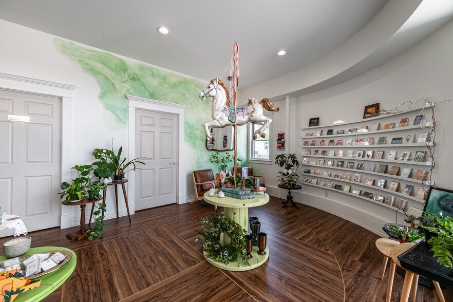 More Photos Of 119 N Jackson St, Perryville General Retail For Sale