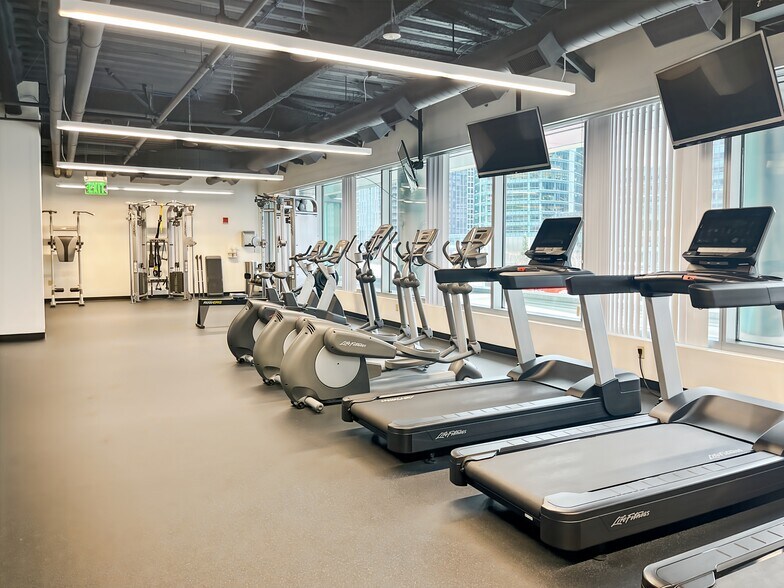 More Photos Of 1 Marina Park Dr, Boston Coworking Space