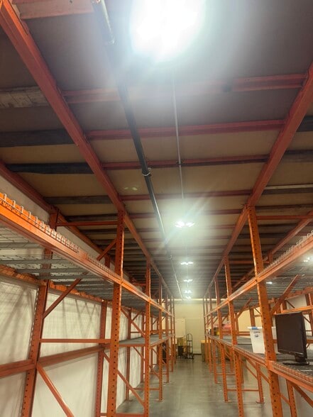 More Photos Of 238-256 W Chestnut Ave, Monrovia Warehouse For Lease