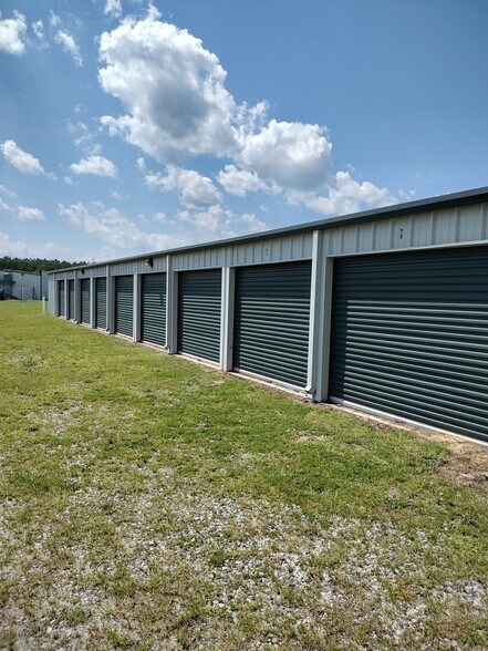 More Photos Of 372 S 4th St, Saint Pauls Self Storage For Sale