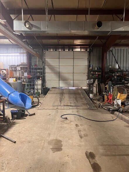 More Photos Of 21577 US Highway 50, Rocky Ford Flex For Lease