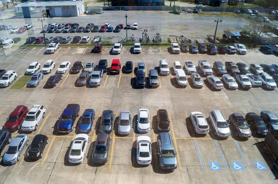 More Photos Of 1340 W Tunnel Blvd, Houma Office For Lease
