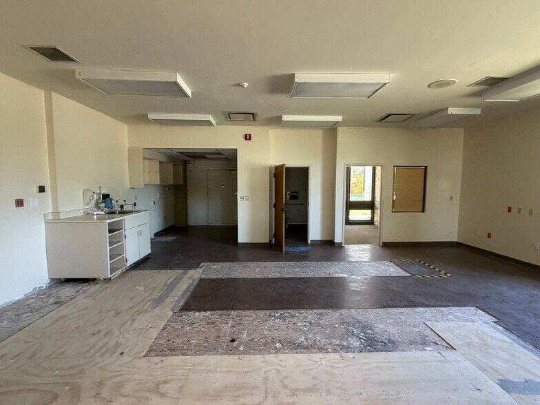 More Photos Of 97 San Marin Dr, Novato Medical For Lease