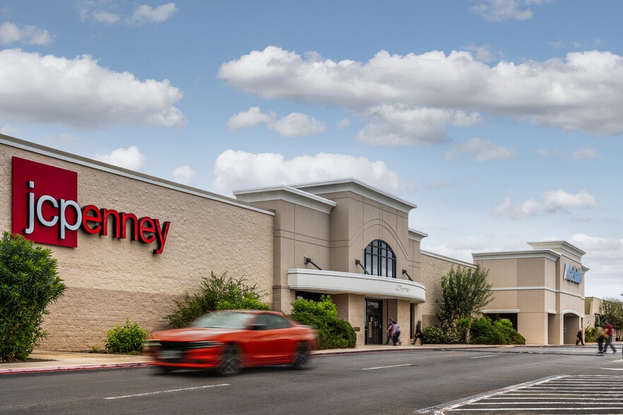 More Photos Of 2205 Veterans Blvd, Del Rio Unknown For Lease