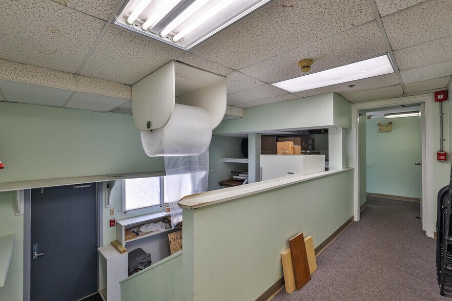 More Photos Of 2029 Madison Rd, Cincinnati Storefront Retail Residential For Sale