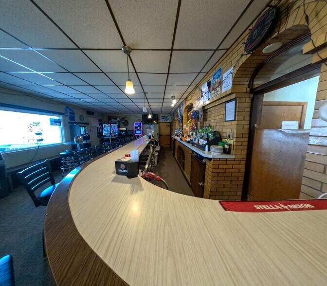 More Photos Of N4494 State Highway 42, Kewaunee Restaurant For Sale
