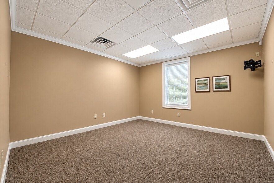 More Photos Of 1303 Courthouse Rd, Stafford General Retail For Sale