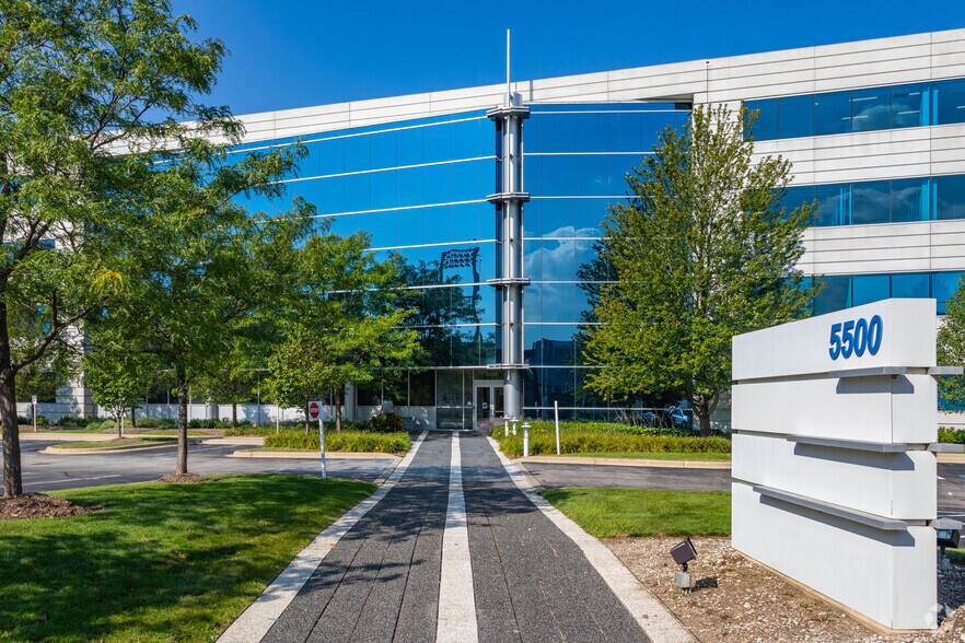 More Photos Of 5500 Pearl St, Rosemont Office For Sale