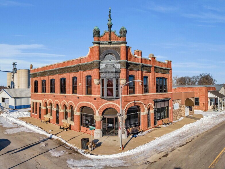 More Photos Of 112 S Pine St, Norborne Bank For Sale