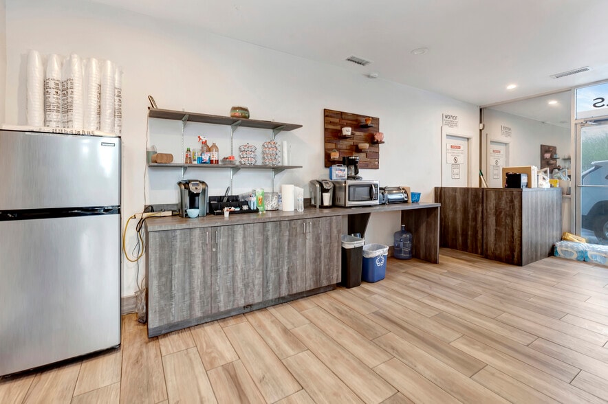 More Photos Of 1731 S Cactus Ave, Rialto Auto Dealership For Sale