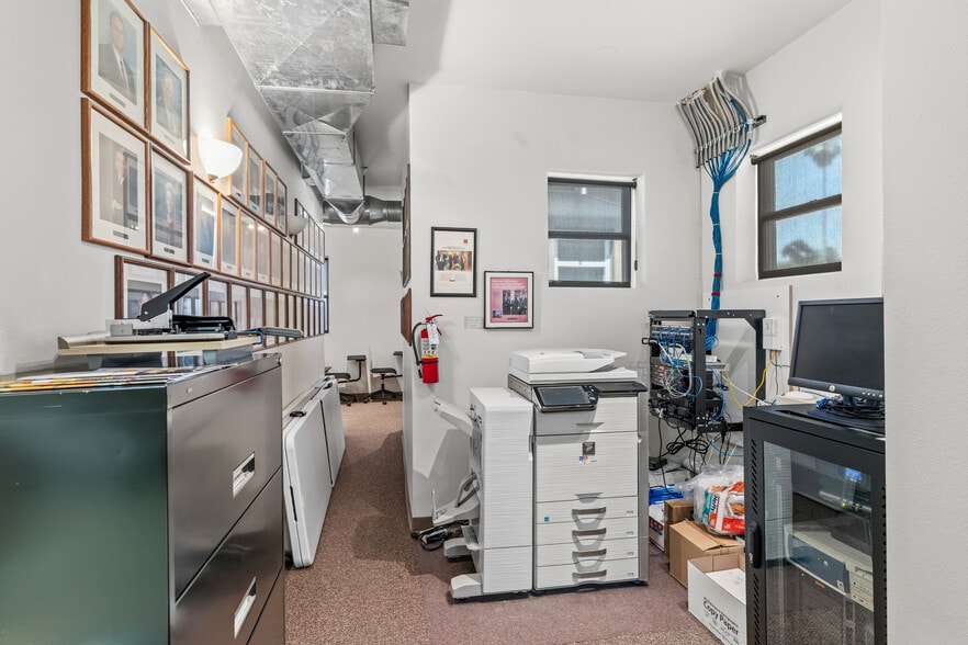 More Photos Of 717 S 8th St, Las Vegas Office For Sale