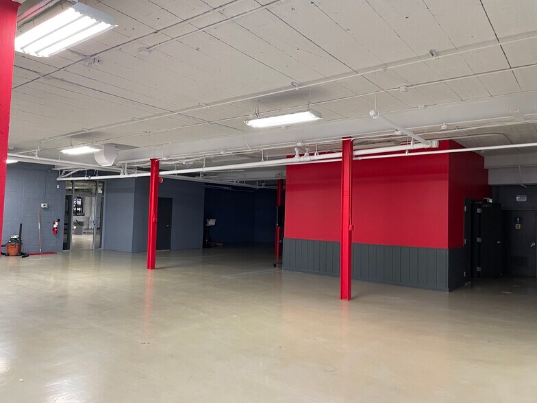 More Photos Of 11530 Stephens Rd, Warren Warehouse For Lease