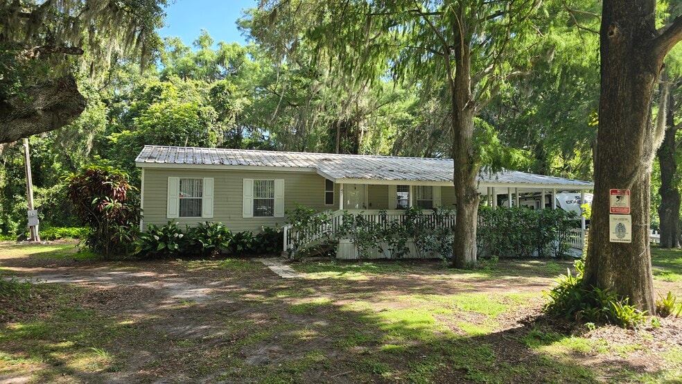 More Photos Of 44 Crawford Dr, Lake Placid Manufactured Housing Mobile Home Park For Sale