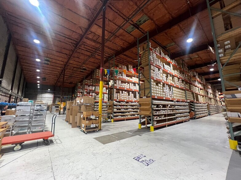 More Photos Of 512 NE Main St, Grimes Distribution For Sale