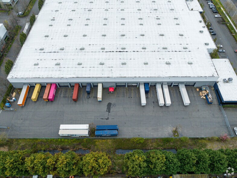 More Photos Of 21318-21420 64th Ave S, Kent Warehouse For Lease