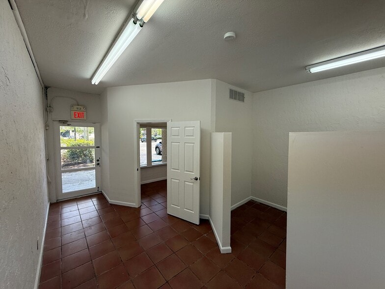 More Photos Of 8320 SW 124th St, Miami Storefront Retail Office For Lease