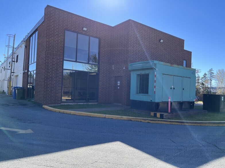 Primary Photo Of 209 Aerotech Dr, Enfield Office For Lease