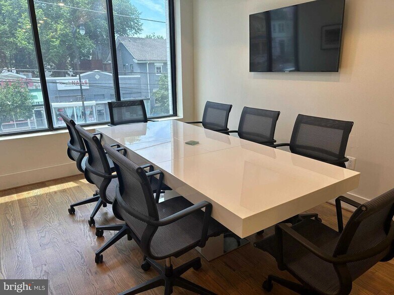 More Photos Of 843 Upshur St NW, Washington Storefront Retail Office For Lease