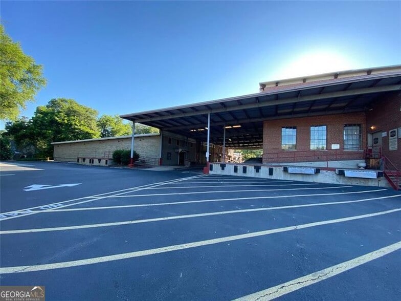 More Photos Of 601 S Madison Ave, Monroe Manufacturing For Lease